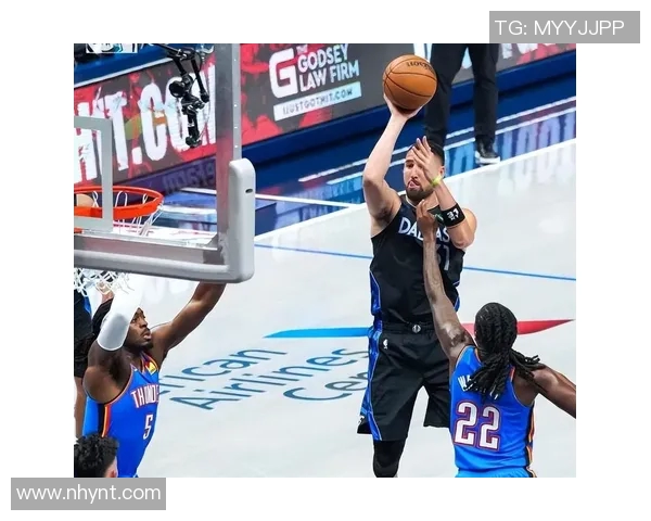 雷霆队大胜独行侠队,继续保持连胜势头,成就伟大赛季 雷霆队大胜独行侠队,继续保持连胜势头,成就伟大赛季